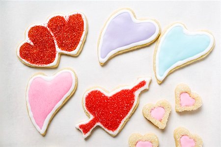 simsearch:659-01855295,k - Heart-shaped biscuits Foto de stock - Royalty Free Premium, Número: 659-01849920