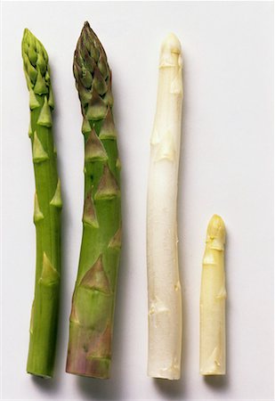 Four Assorted Asparagus Spears Foto de stock - Sin royalties Premium, Código: 659-01842302