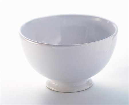 simsearch:659-01849209,k - Un bol blanc Photographie de stock - Premium Libres de Droits, Code: 659-01842409