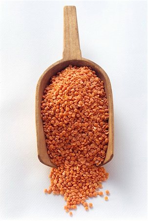 Indian Brown Lentils on a Wooden Scoop Foto de stock - Sin royalties Premium, Código: 659-01842424