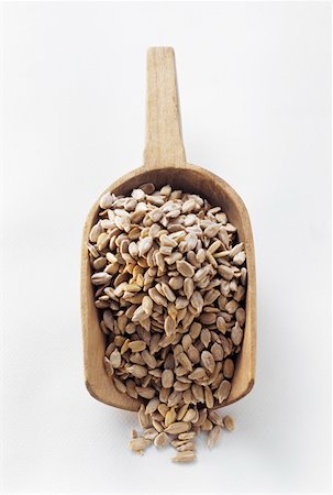 sunflower seed kernel - Une cuillerée de graines de tournesol Photographie de stock - Premium Libres de Droits, Code: 659-01842427