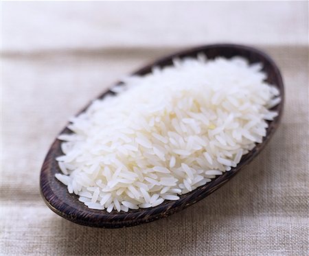 Uncooked Long Grain White Rice in a Dish Stock Photo - Premium Royalty-Free, Code: 659-01842761