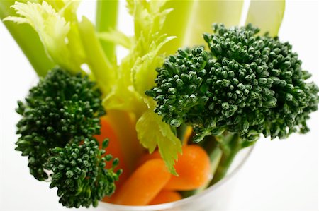 simsearch:659-01843027,k - Celery, carrots and broccoli in glass (overhead view) Stock Photo - Premium Royalty-Free, Code: 659-01843103