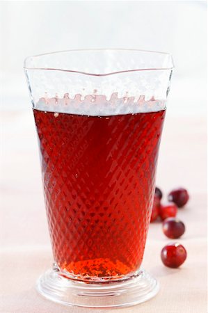 Cranberry juice in glass, fresh cranberries Foto de stock - Sin royalties Premium, Código: 659-01843135