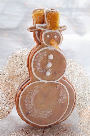 simsearch:659-01843429,k - Orange biscuits (snowmen) Stock Photo - Premium Royalty-Free, Code: 659-01843399