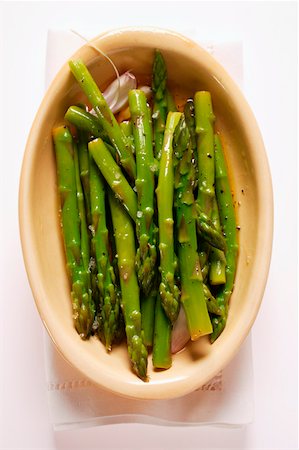 simsearch:659-01849805,k - Marinated green asparagus with garlic Stock Photo - Premium Royalty-Free, Code: 659-01843578