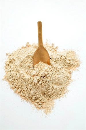 Wholemeal flour with wooden scoop Foto de stock - Sin royalties Premium, Código: 659-01843877