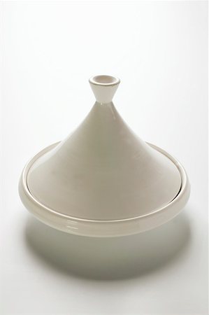 Tajine blanc plat Photographie de stock - Premium Libres de Droits, Code: 659-01843928