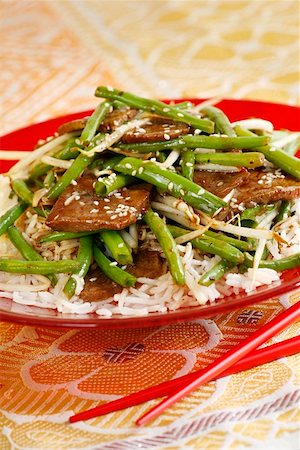 salsa de soja - Beef with green beans on rice Foto de stock - Sin royalties Premium, Código: 659-01854003