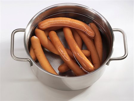 simsearch:659-03534403,k - Frankfurters in a pan Stock Photo - Premium Royalty-Free, Code: 659-01854318