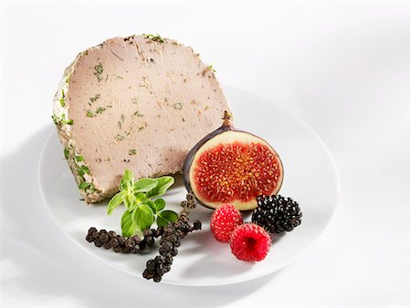 Pork liver pâté with fresh fruit Stock Photo - Premium Royalty-Free, Code: 659-01854390