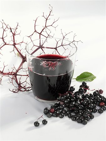 simsearch:659-01852044,k - A glass of elderberry & apple juice & fresh elderberries Stock Photo - Premium Royalty-Free, Code: 659-01854401