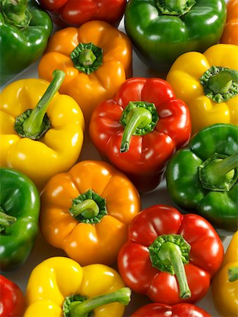 Red, yellow, green and orange peppers Foto de stock - Sin royalties Premium, Código: 659-01854524