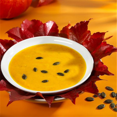 semilla de calabaza - Styrian pumpkin soup with pumpkin seeds Foto de stock - Sin royalties Premium, Código: 659-01854624