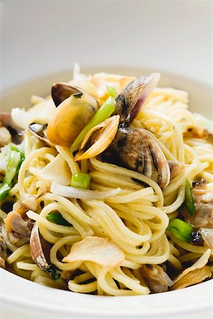 Spaghetti alle vongole (Spaghetti with clams, Italy) Foto de stock - Sin royalties Premium, Código: 659-01854866