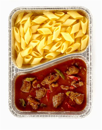 simsearch:659-06901726,k - Beef goulash with peppers and pasta Foto de stock - Sin royalties Premium, Código: 659-01854929