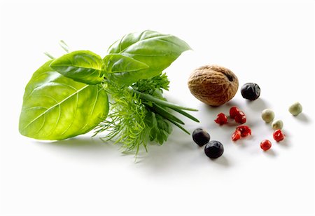 Basil, nutmeg and pepper Fotografie stock - Premium Royalty-Free, Codice: 659-01854934