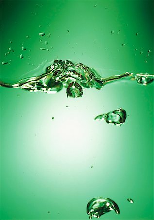 effervescing - Air bubbles under water Stock Photo - Premium Royalty-Free, Code: 659-01855124
