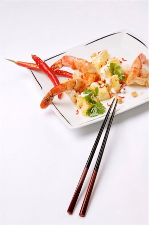 simsearch:659-01855716,k - Fried shrimps with chilli, coriander and potatoes Foto de stock - Sin royalties Premium, Código: 659-01855253