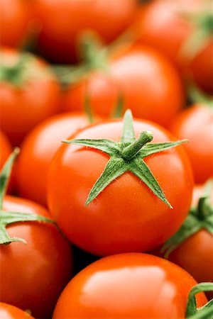 simsearch:659-01855907,k - Fresh tomatoes Foto de stock - Sin royalties Premium, Código: 659-01855455