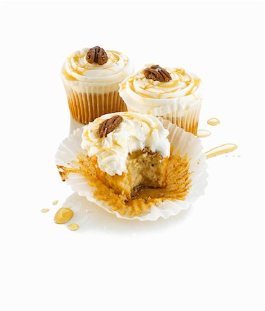 simsearch:659-01844431,k - Cupcakes with pecans and maple syrup Stock Photo - Premium Royalty-Free, Code: 659-01855784