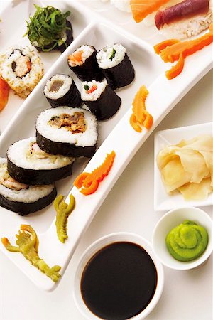 simsearch:659-07958867,k - Sushi platter with soy sauce, wasabi paste & pickled ginger Stock Photo - Premium Royalty-Free, Code: 659-01855880