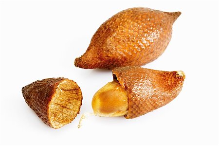 simsearch:659-02213600,k - Two salak fruits, one opened Foto de stock - Royalty Free Premium, Número: 659-01855892