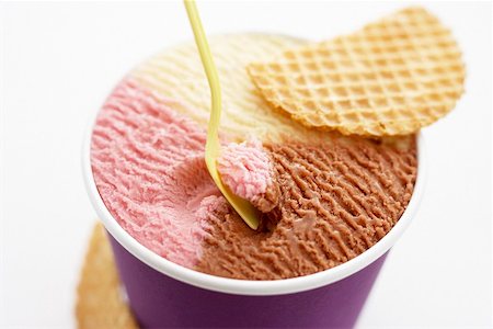 sundaes ice cream images - Neapolitan ice cream in tub with wafer Stock Photo - Premium Royalty-Free, Code: 659-01855969