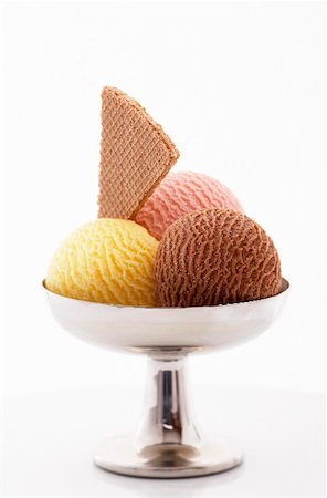 sundae - Ice cream sundae (Neapolitan style) Foto de stock - Sin royalties Premium, Código: 659-01856225