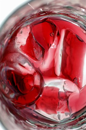 simsearch:659-01854130,k - Red fruit juice with ice cubes Stock Photo - Premium Royalty-Free, Code: 659-01856242