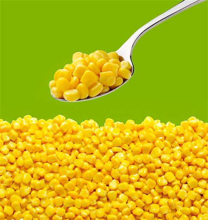 simsearch:659-08897029,k - Tinned sweetcorn on a spoon Stock Photo - Premium Royalty-Free, Code: 659-01856310