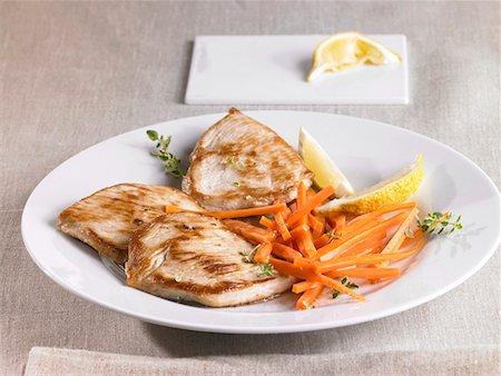 Turkey escalopes with carrots Stock Photo - Premium Royalty-Free, Code: 659-01856395