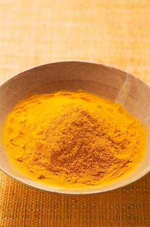 Turmeric in bowl Stock Photo - Premium Royalty-Free, Code: 659-01856798