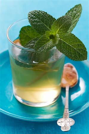 Glass of peppermint tea with fresh mint Stock Photo - Premium Royalty-Free, Code: 659-01856845