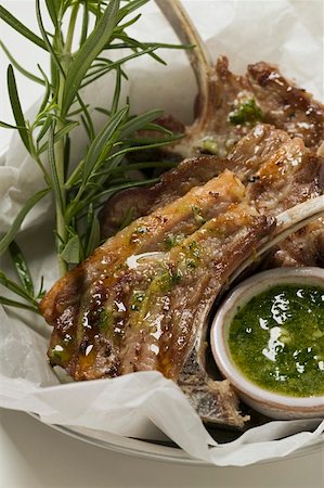 simsearch:659-07028713,k - Grilled lamb cutlets with herb oil and rosemary Foto de stock - Sin royalties Premium, Código: 659-01857268