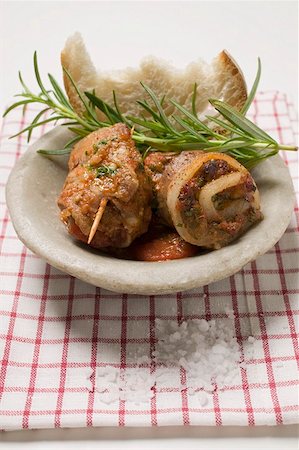 simsearch:659-01861281,k - Belly pork rolls with tomato pesto and rosemary Stock Photo - Premium Royalty-Free, Code: 659-01857285