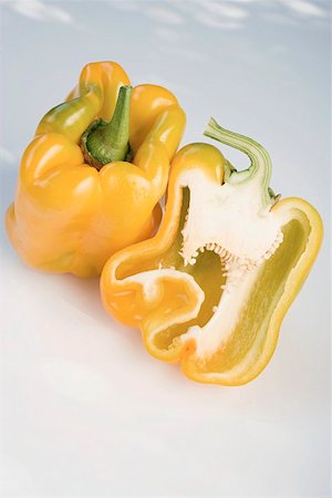 simsearch:659-02212782,k - Yellow peppers, whole and halved Stock Photo - Premium Royalty-Free, Code: 659-01857693