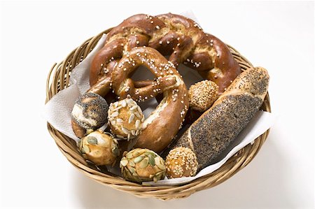 simsearch:659-01857799,k - Pretzels and bread rolls in bread basket Stock Photo - Premium Royalty-Free, Code: 659-01857747