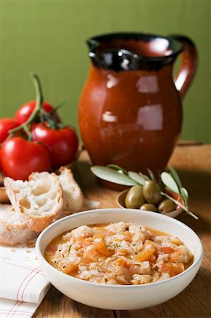 simsearch:659-01845699,k - Bread soup with tomatoes Foto de stock - Royalty Free Premium, Número: 659-01857759