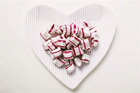 simsearch:659-01861488,k - Cherry mint sweets on heart- shaped paper plate Stock Photo - Premium Royalty-Free, Code: 659-01857958