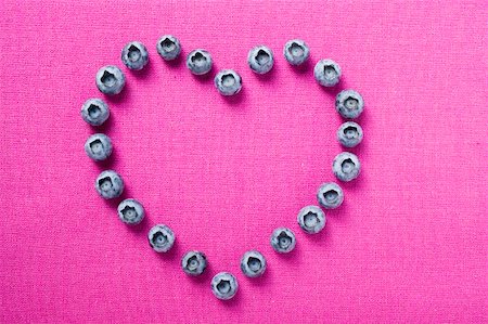 simsearch:659-01859030,k - Blueberries, forming a heart Foto de stock - Sin royalties Premium, Código: 659-01858460