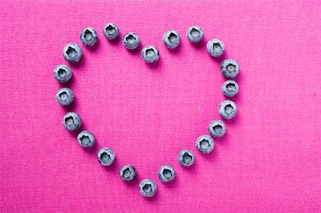 simsearch:659-01855295,k - Blueberries, forming a heart Foto de stock - Royalty Free Premium, Número: 659-01858460