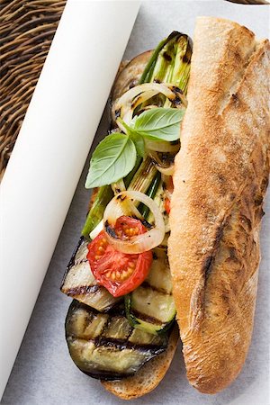 Grilled vegetables and basil in baguette Stock Photo - Premium Royalty-Free, Code: 659-01858701