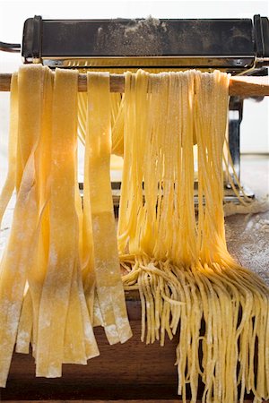 pasta maker - Home-made pasta with pasta maker Stock Photo - Premium Royalty-Free, Code: 659-01858761