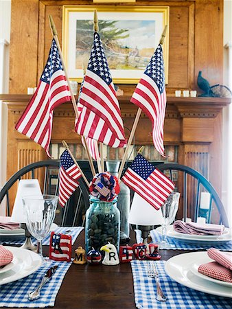 simsearch:659-01864379,k - Table laid for 4th of July (USA) Stock Photo - Premium Royalty-Free, Code: 659-01858915