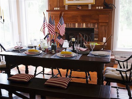 simsearch:659-01864379,k - Table laid for 4th of July (USA) Stock Photo - Premium Royalty-Free, Code: 659-01858925