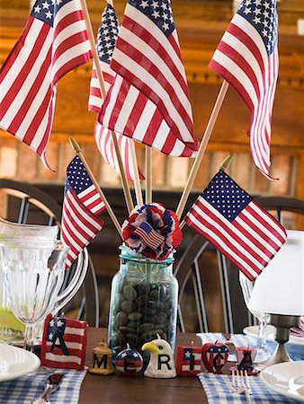 simsearch:659-01864379,k - Table laid for 4th of July (USA) Stock Photo - Premium Royalty-Free, Code: 659-01858920