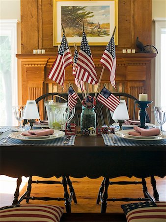 simsearch:659-01864379,k - Table laid for 4th of July (USA) Stock Photo - Premium Royalty-Free, Code: 659-01858921