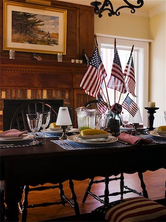 simsearch:659-01864379,k - Table laid for 4th of July (USA) Stock Photo - Premium Royalty-Free, Code: 659-01858922