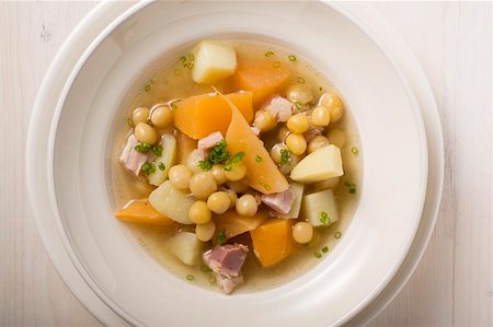 rutabaga - Swede stew with white beans and bacon Stock Photo - Premium Royalty-Free, Code: 659-01859117